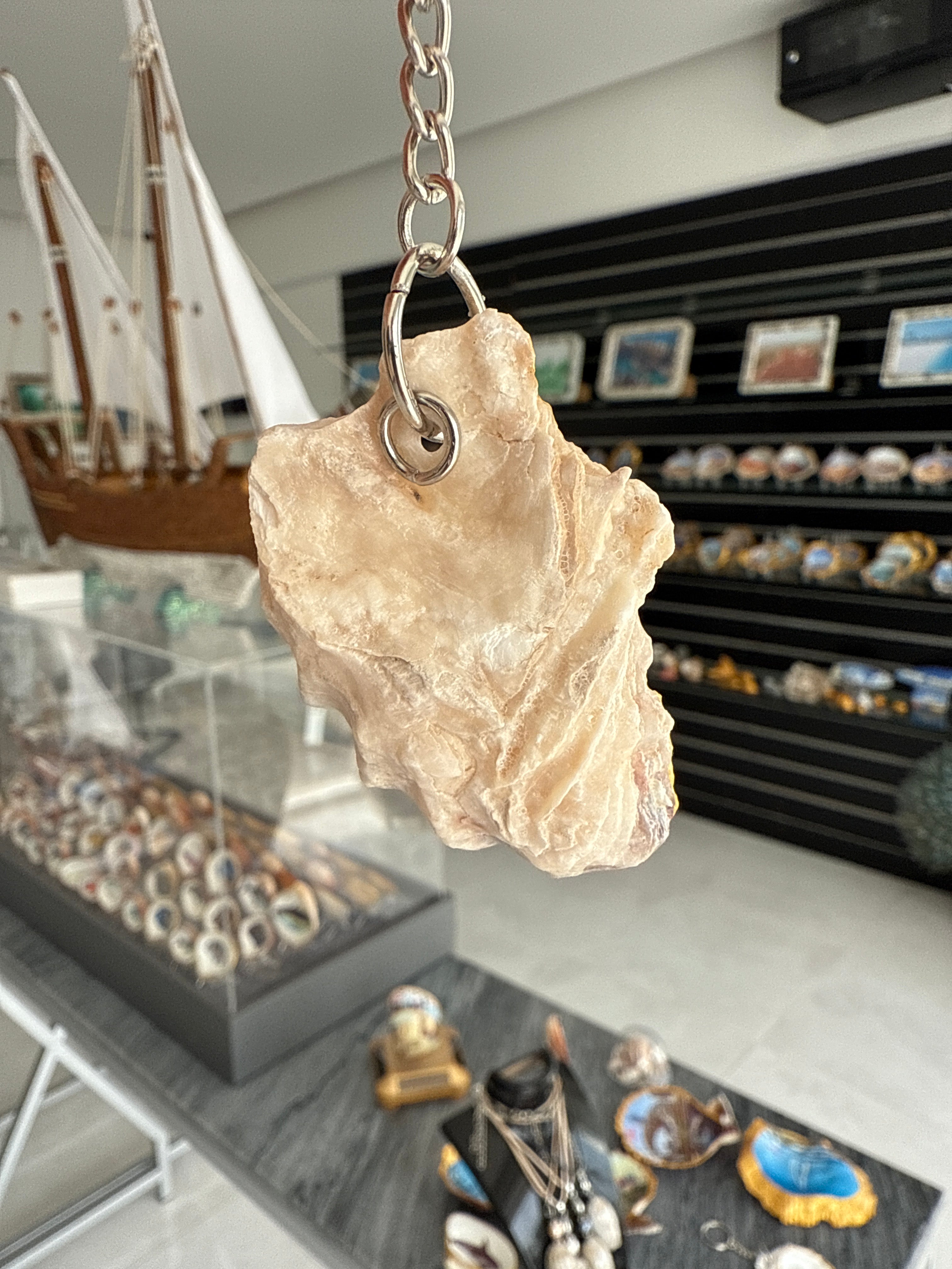Natural UAE oyster keychains ( keyring )