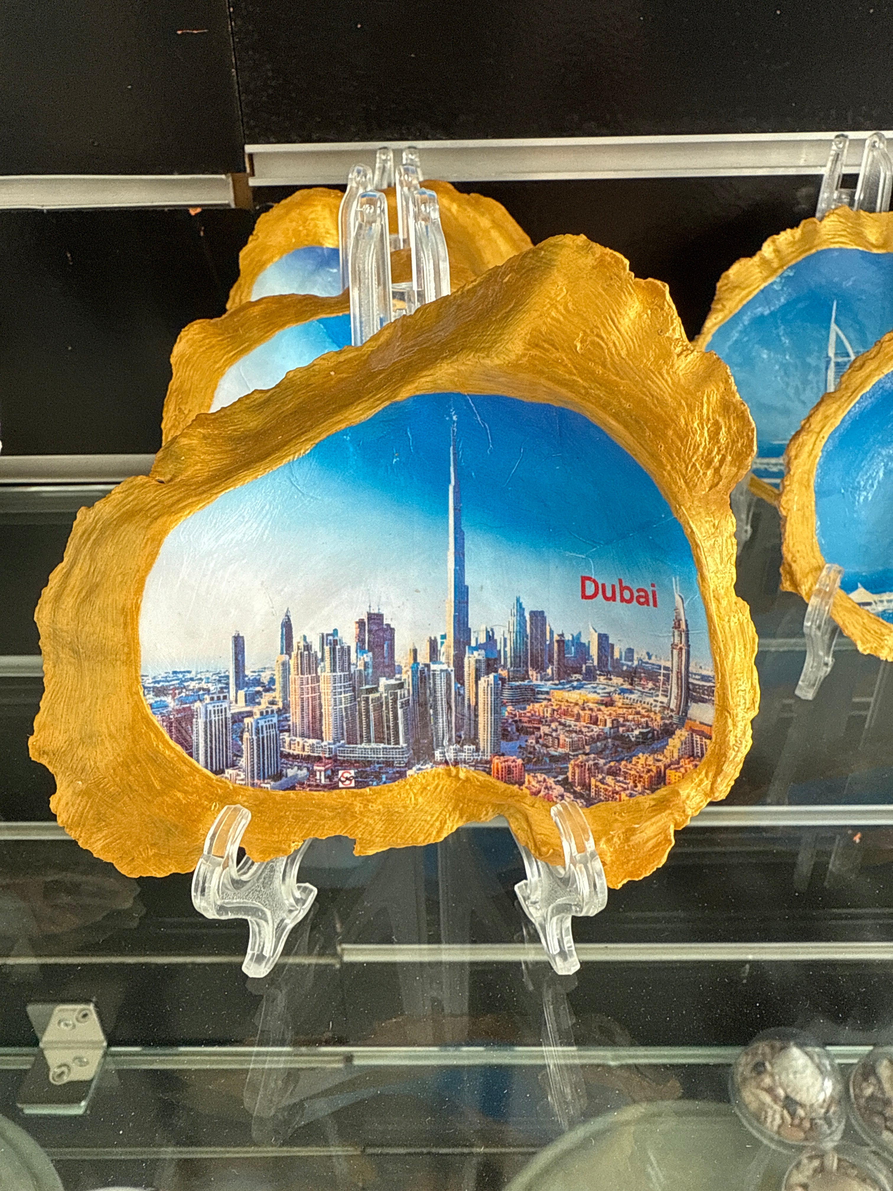 Modern Dubai, Oyster Art