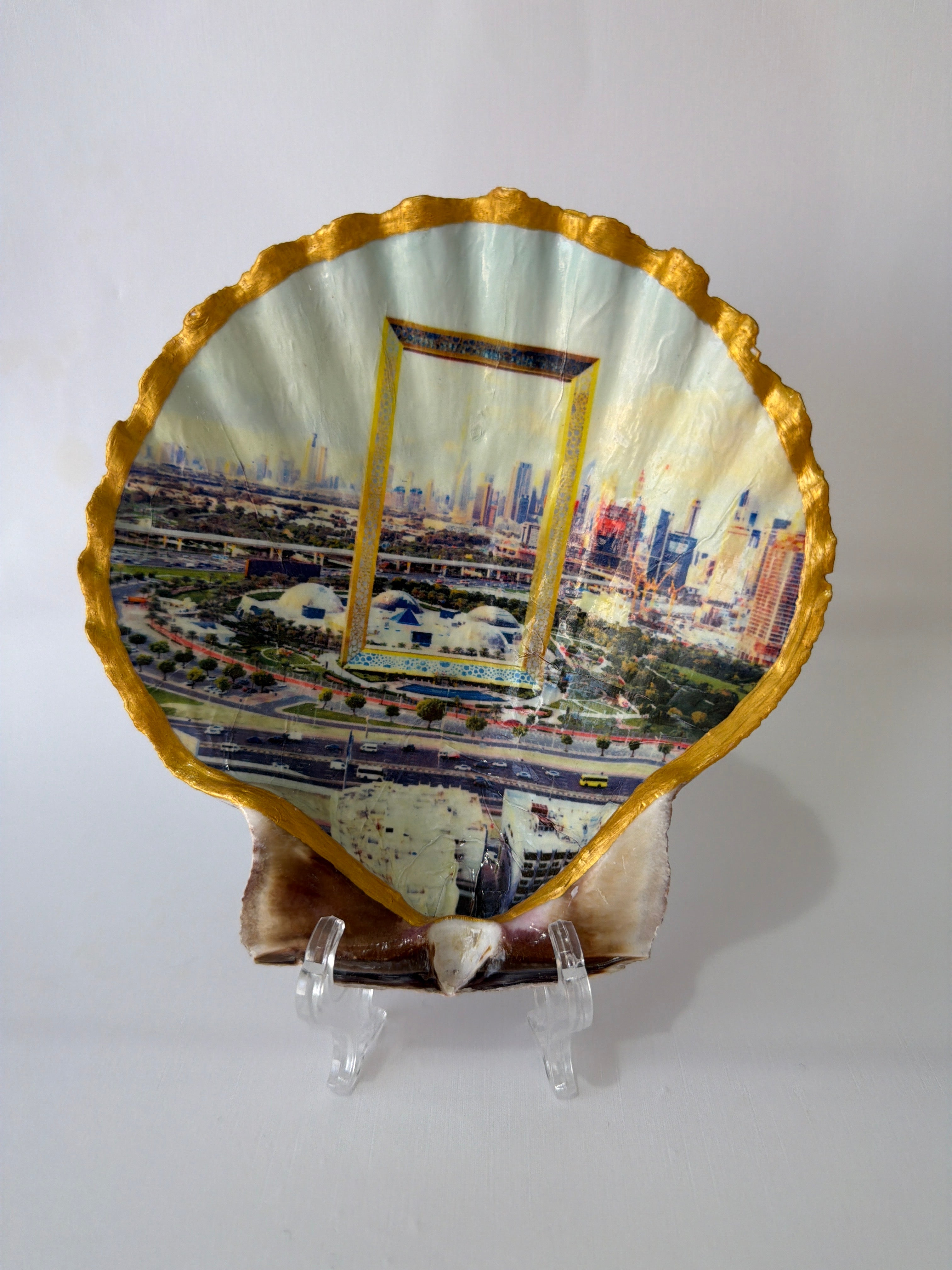 Scallop Art, Dubai Gold Frame 5.7”