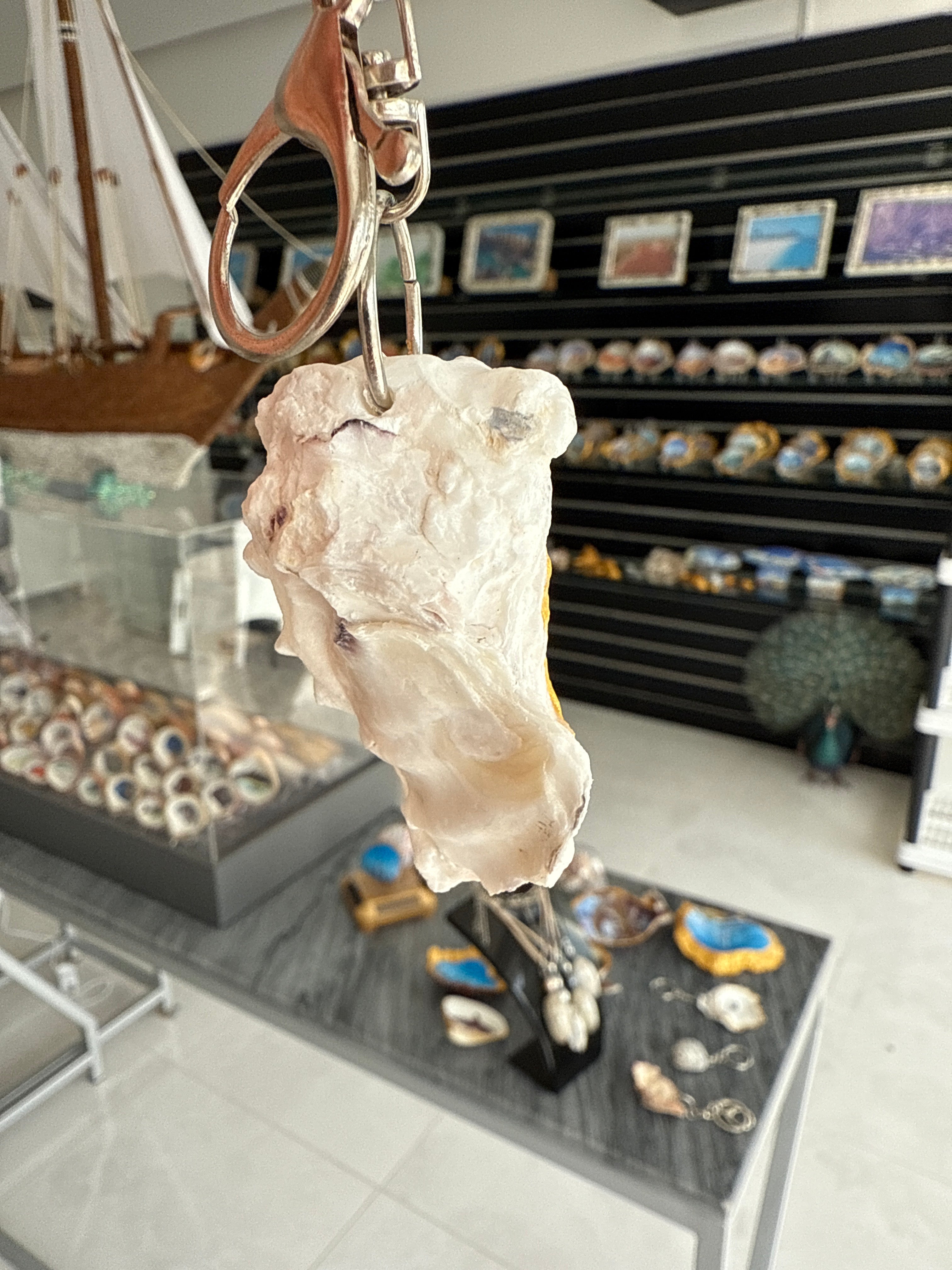 Natural UAE oyster keychains ( keyring )