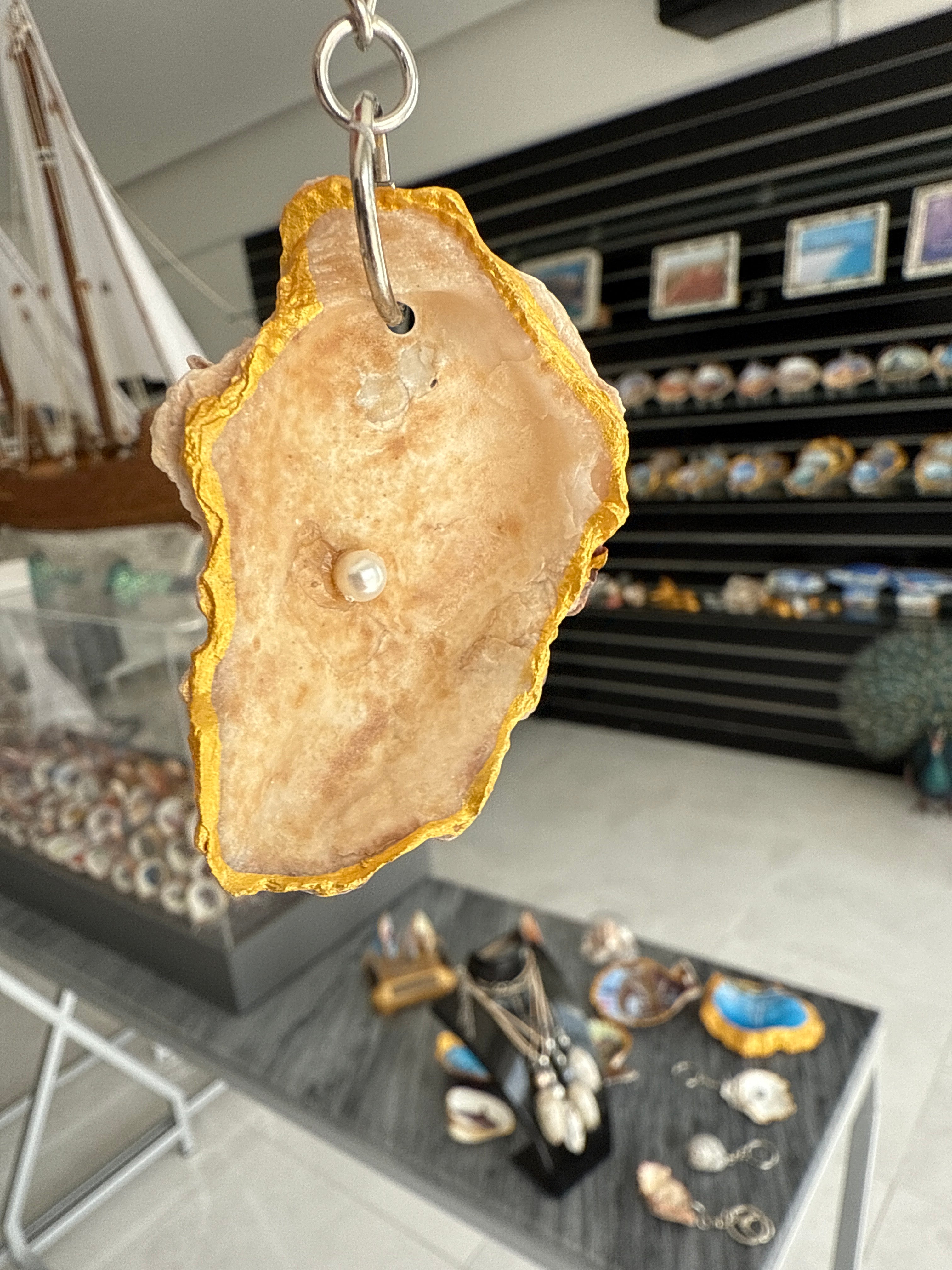 Natural UAE oyster keychains ( keyring )