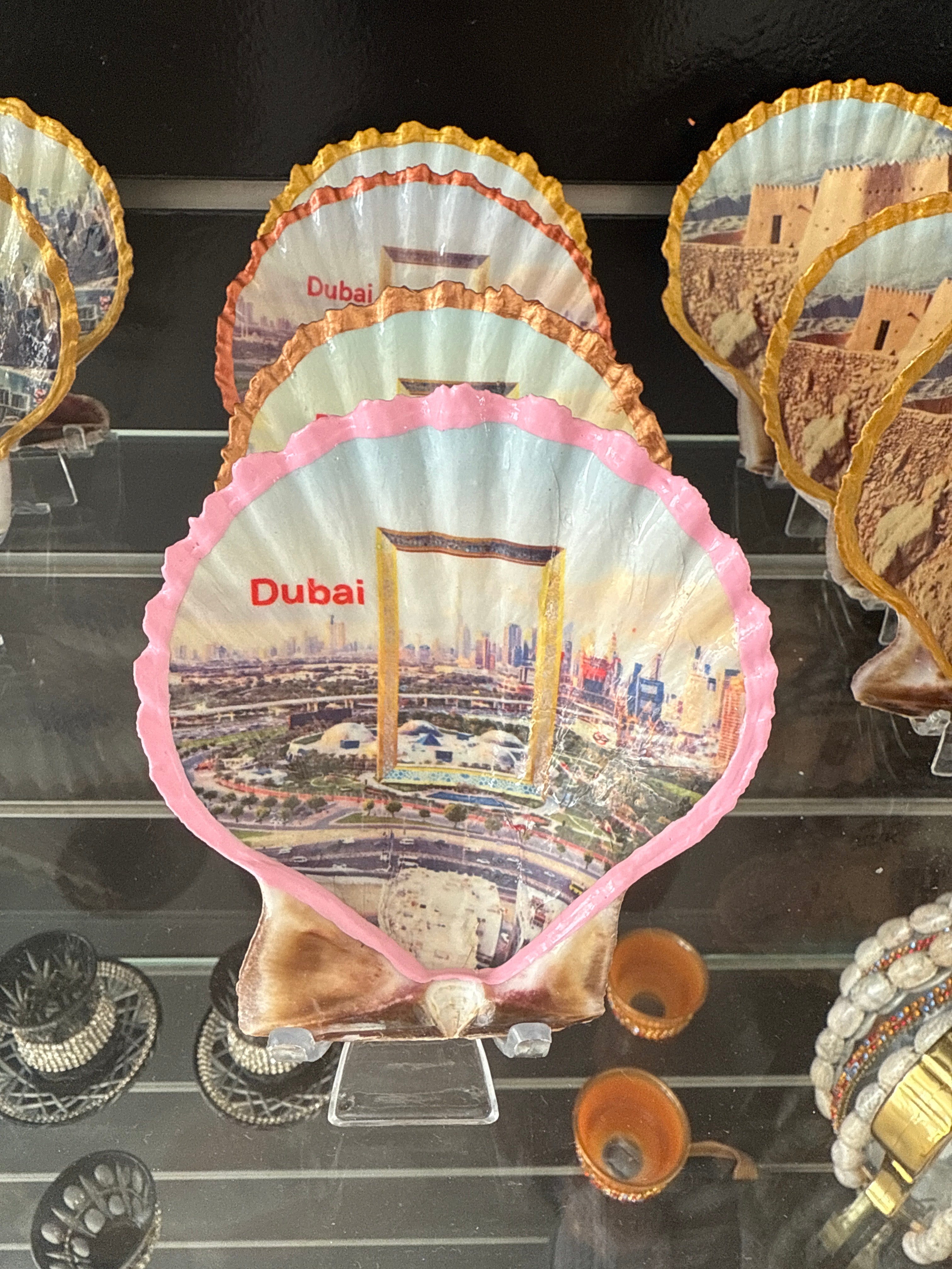 Dubai Frame, Scallop Shell