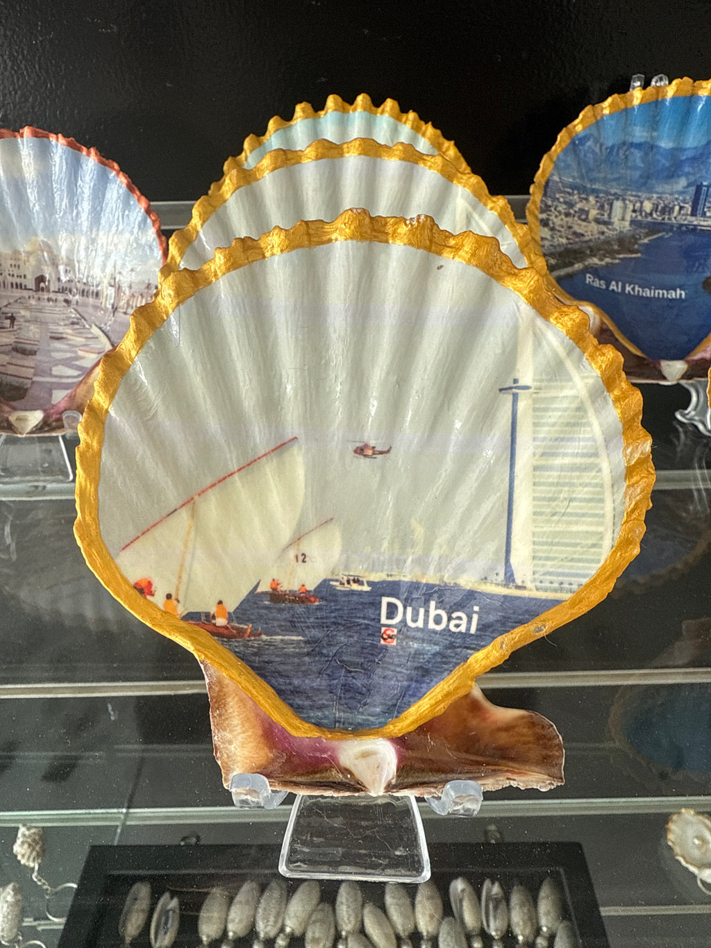Sailing Burj al Arab, Scallop Art