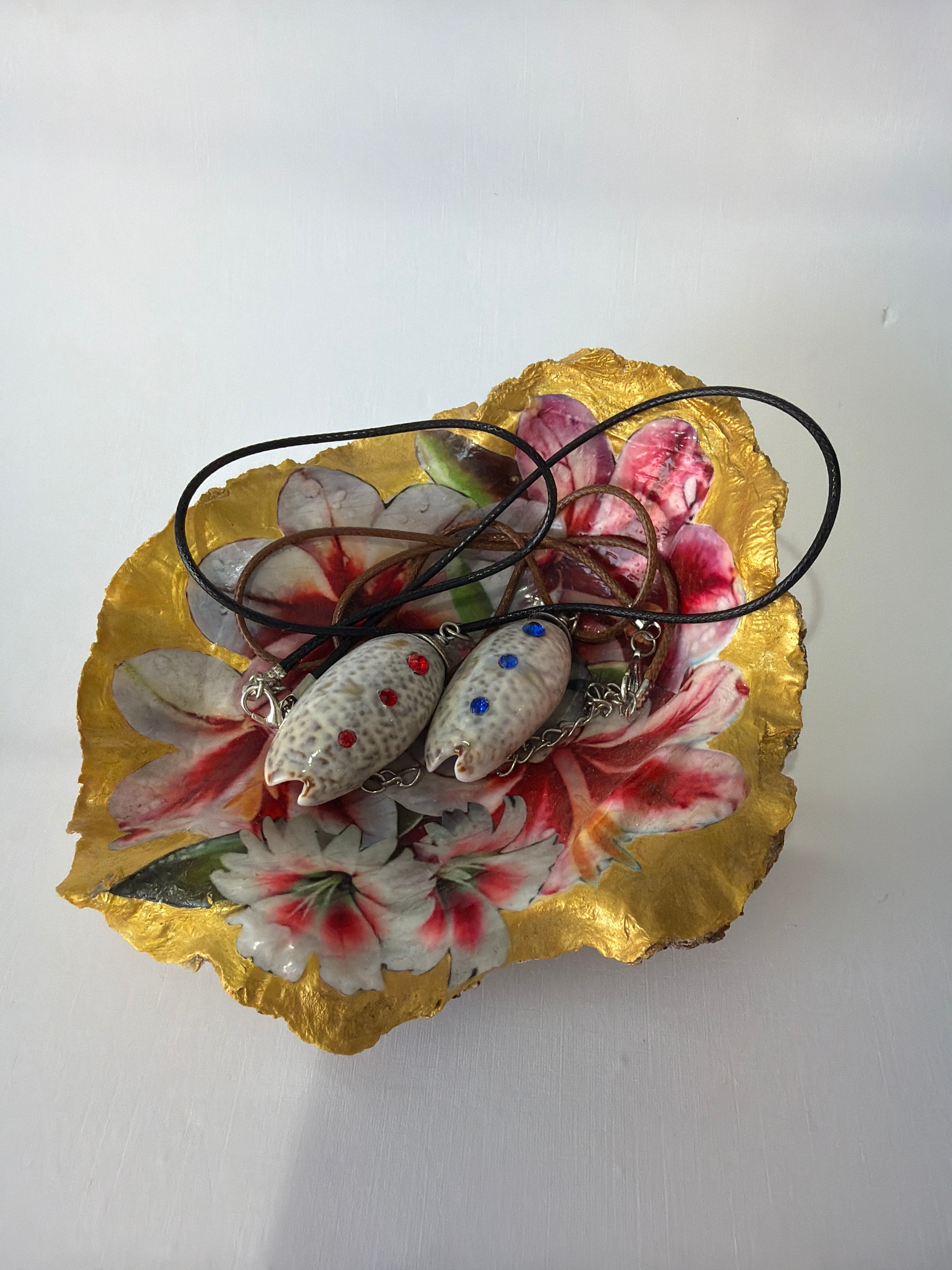 Oyster Art, jewelry tray, Shell trinket dish  5”