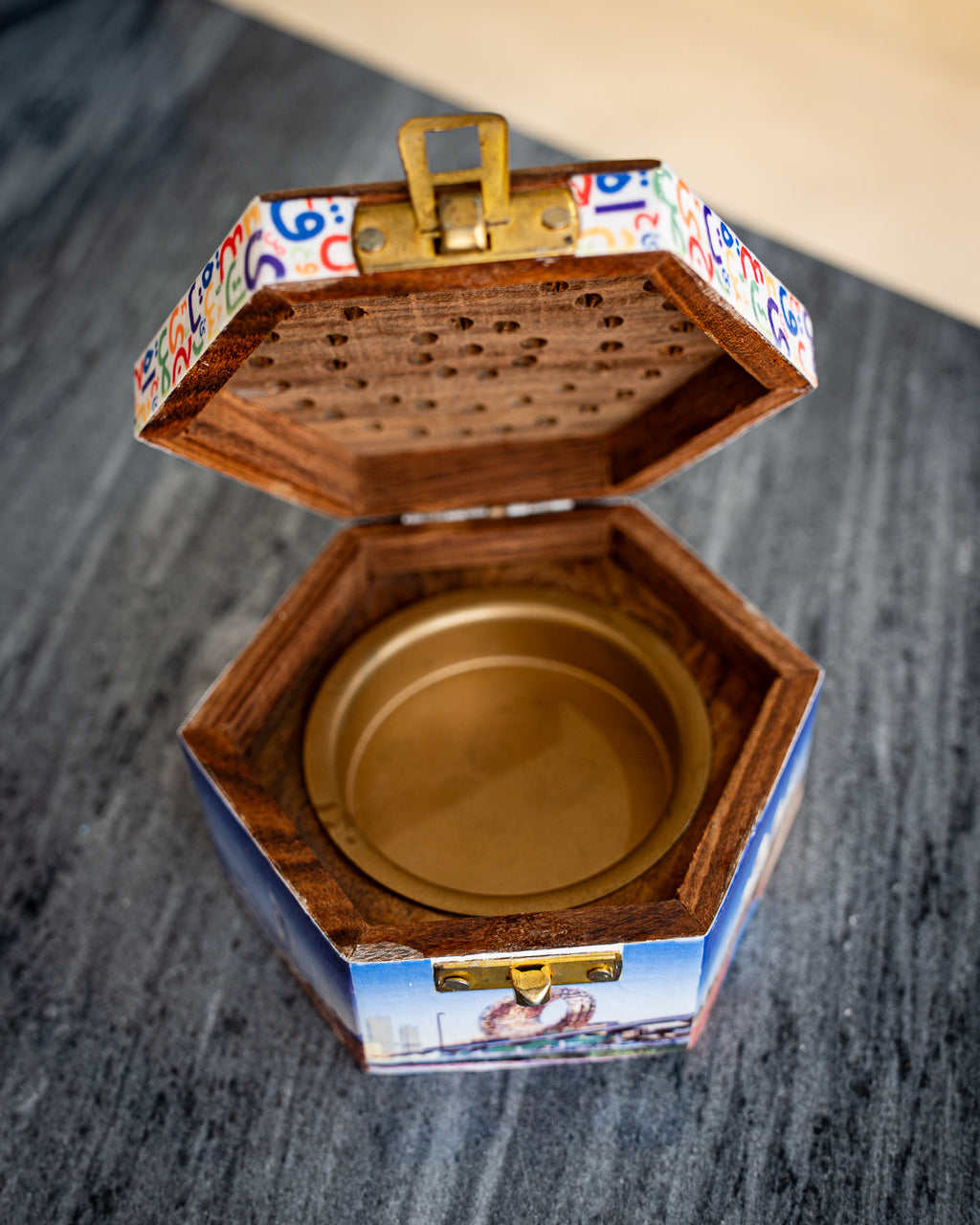 Classic incense burner, traditional box