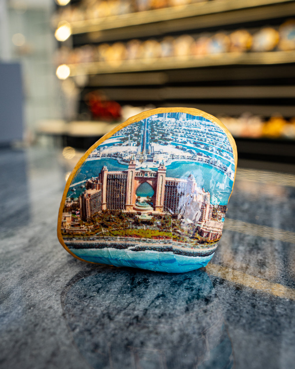 Full Clam Shell, Palm Jumeirah