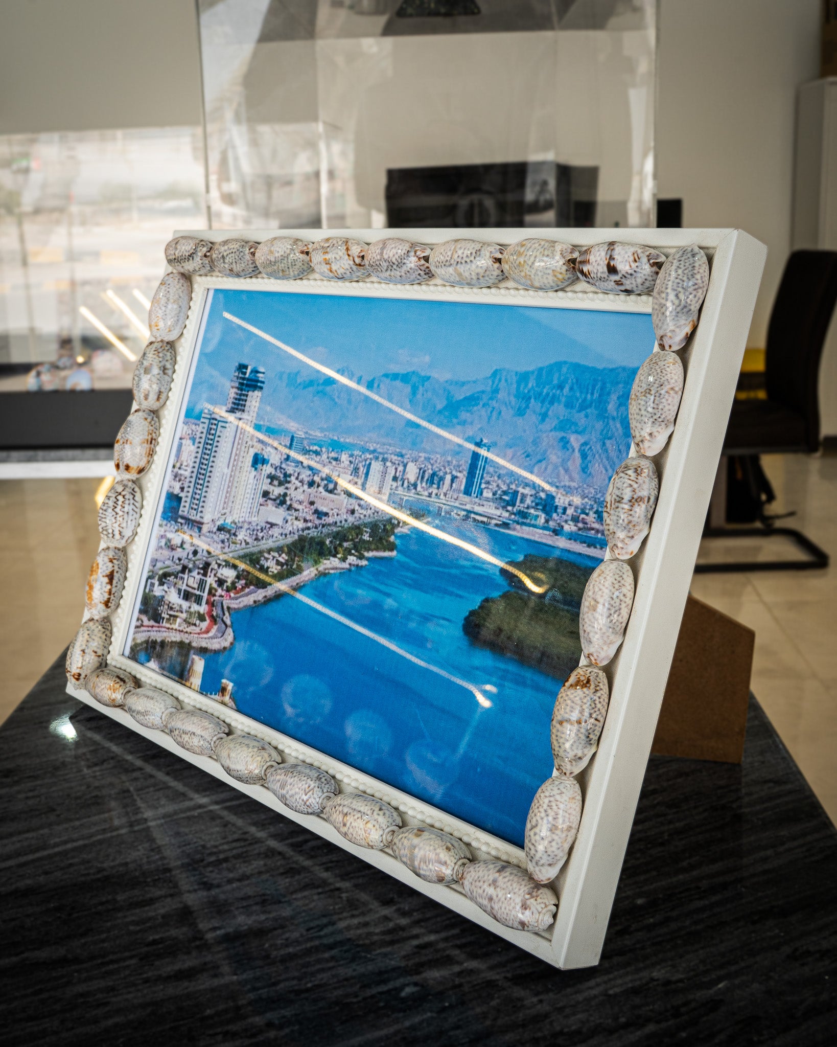 Photo frame, 11.5" X 8"