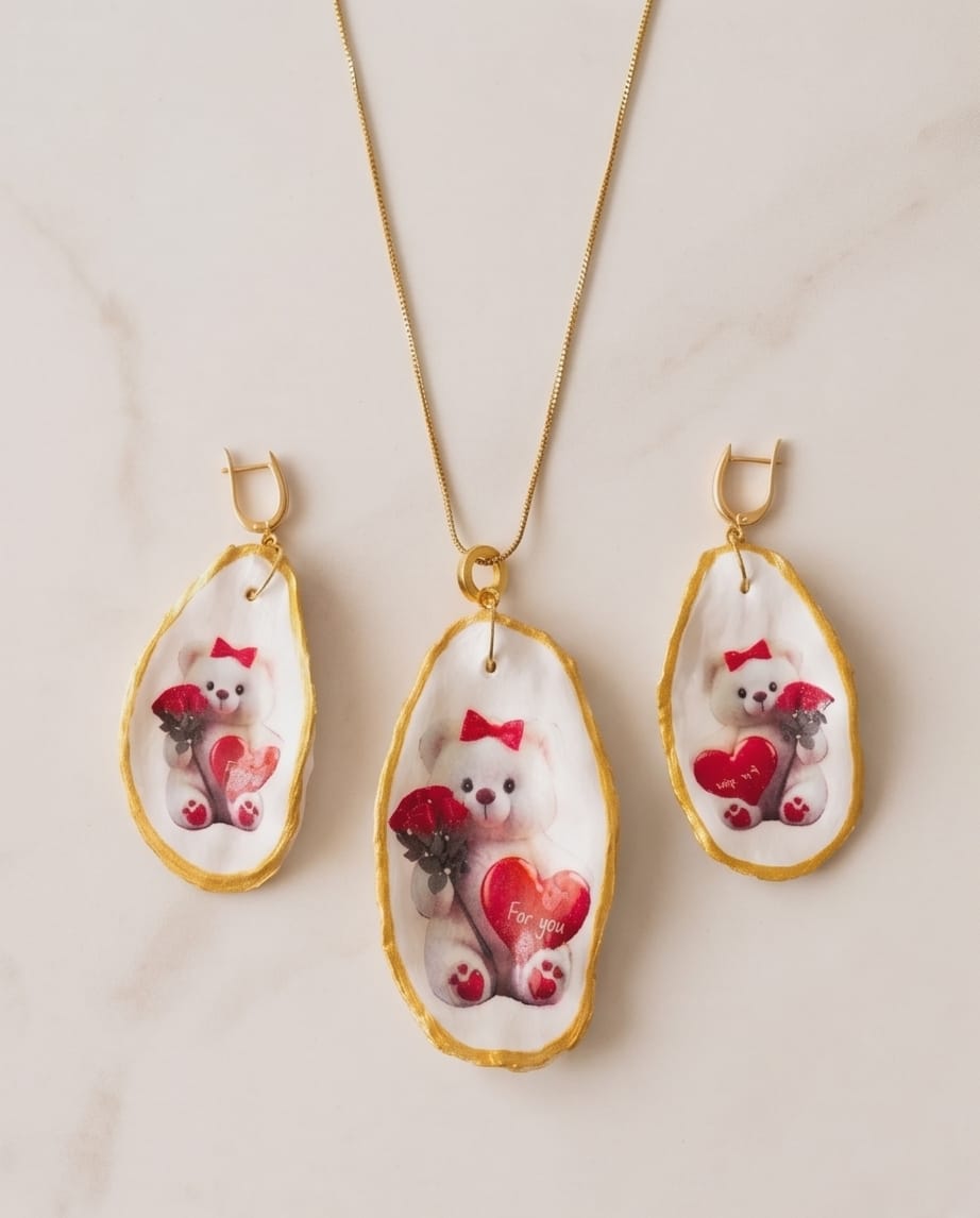 Set of UAE oyster jewellery